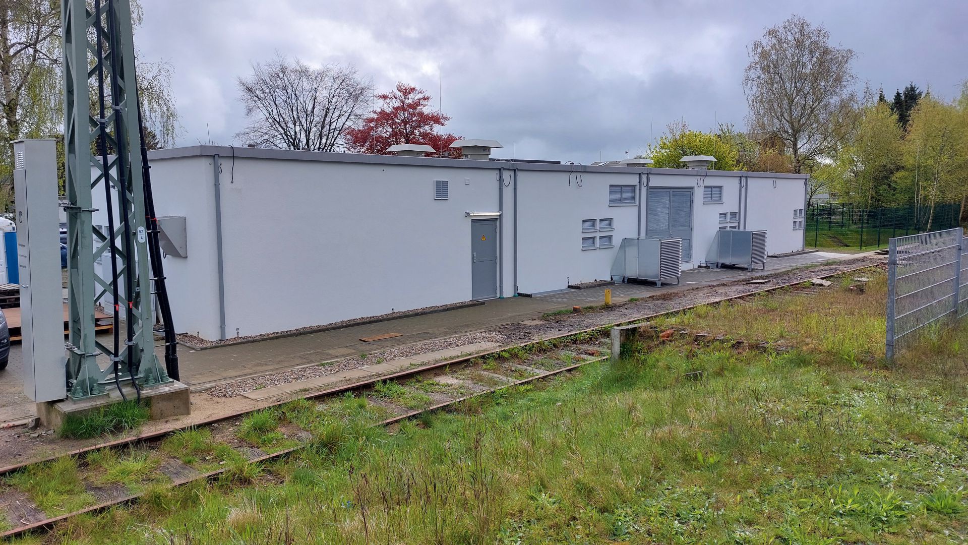Oberleitungsinselanlagen (OLIA) zum Laden von Akkuzügen (BEMU)