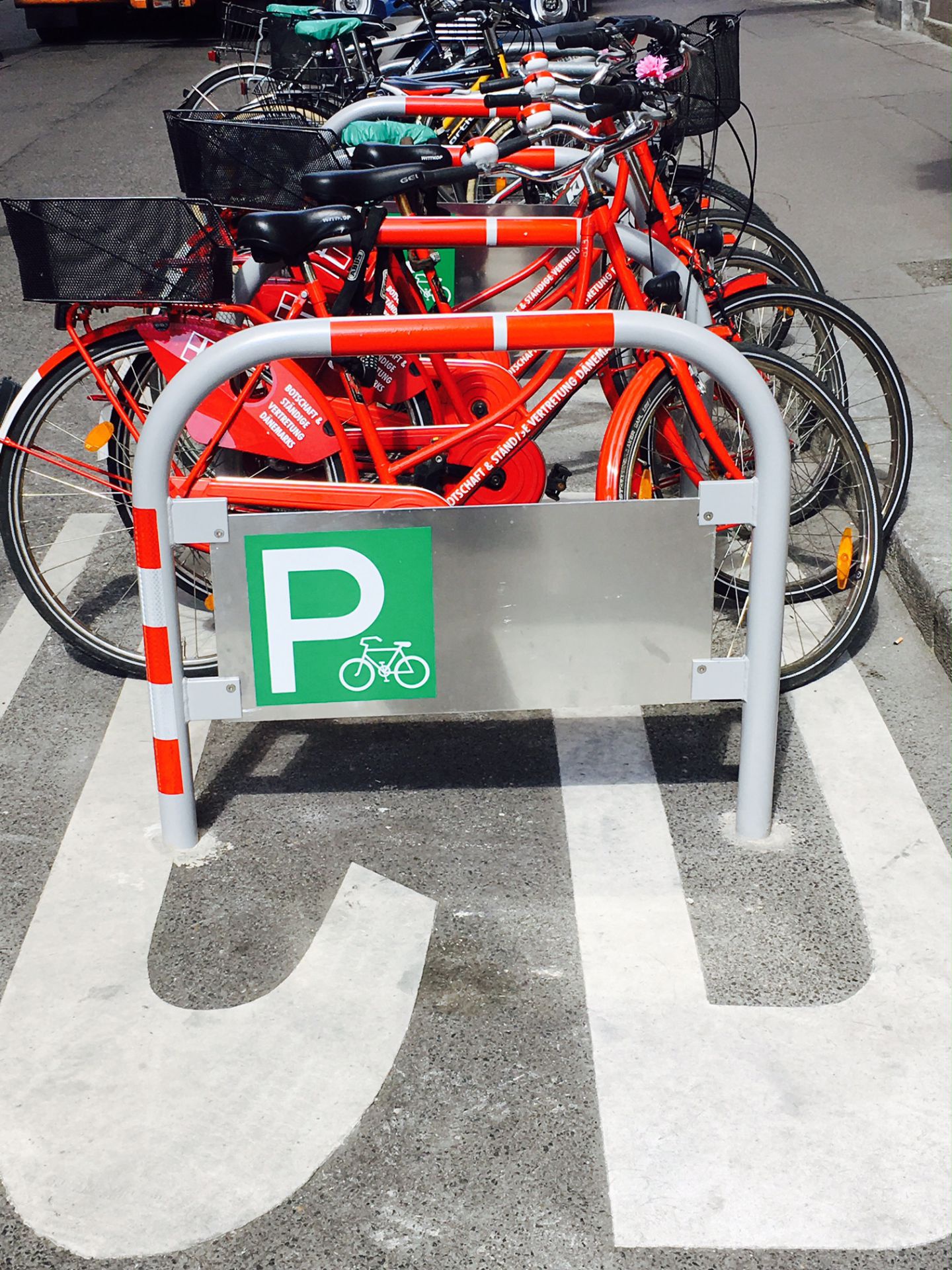 Die erste Diplomaten-Fahrradabstellanlage Österreichs