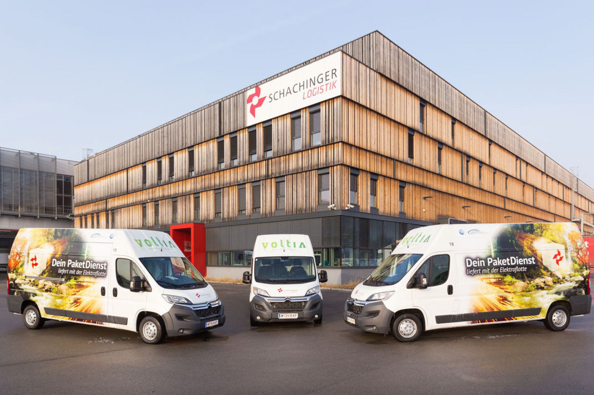 Lade- und Routenplanung von elektrischen Frachtfahrzeugen unter Berücksichtigung flexibler Strompreise