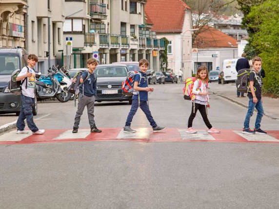 Coole GEHEN zur Schule