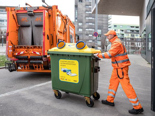 Aus DREI mach EINS – Reduktion von Transportwegen bei der Altstoffsammlung durch die gemeinsame Sammlung von Plastikflaschen, Getränkekartons und Dosen in der Gelben Tonne bzw. im Gelben Sack