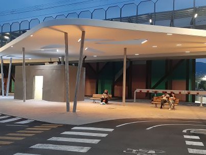 BAU DES NEUEN FERNBUSHALTERSSTELLE FÜR NATIONALE UND INTERNATIONALE BUSDIENSTE