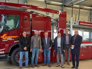 Weltweit erster E-Autotransporter