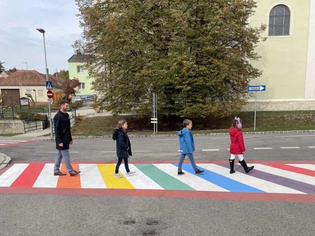 bunter Zebrastreifen für Hornstein