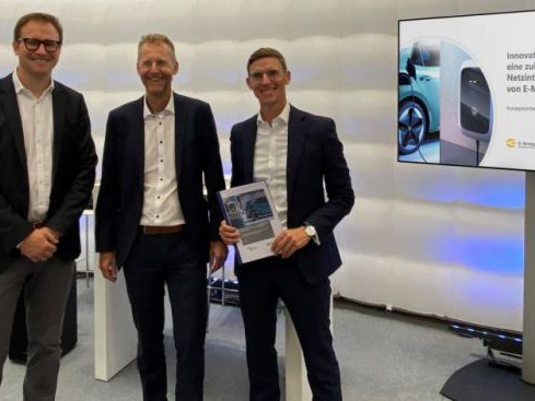 Smartes Laden von E-Fahrzeugen. Laden mit Grünstrom zur Stromnetzentlastung.