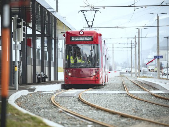 Tram/Regionalbahn - Mobilitätsdrehscheibe Rum