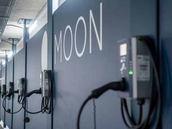 E-Ladepark Moon Lounge