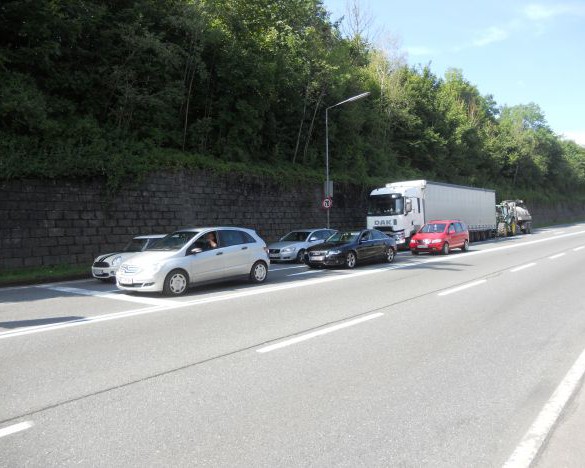 Energiesparen durch Ausnützung des Gefälles bei der Westeinfahrt auf der B1 in Vöcklabruck