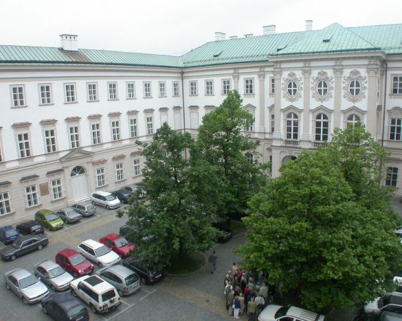 Schlosshof Mirabell Autofrei