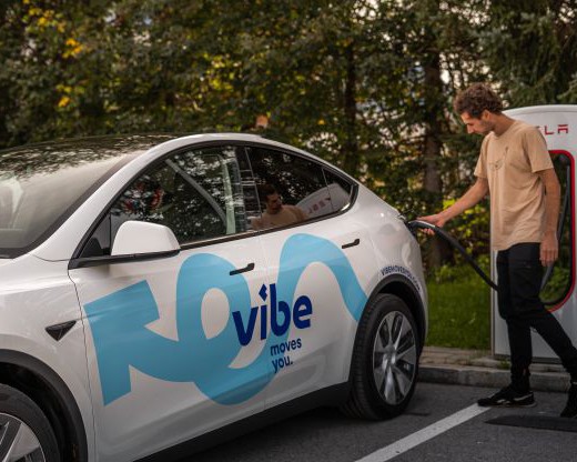 vibe moves you – Österreichs erstes, vollelektrisches Auto-Abo