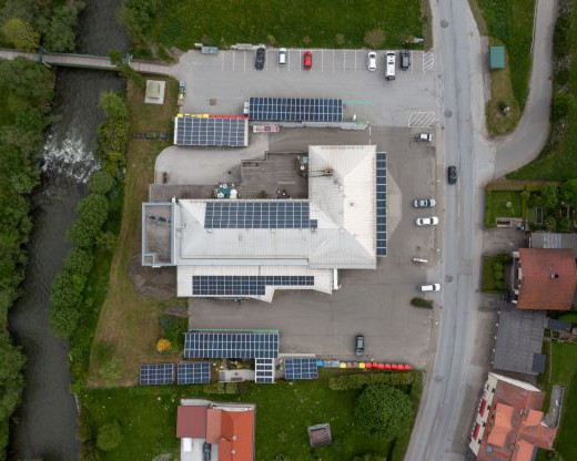 Das grüne Warenhaus mit schnellem Laden