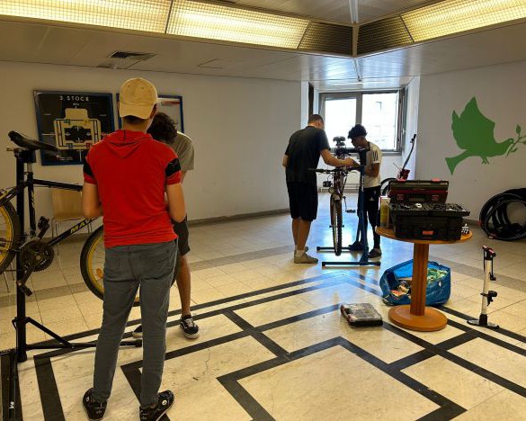 Fit fürs Fahren: Reparaturworkshops im Haus Erdberg umF 