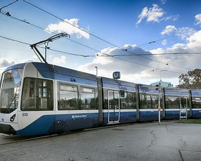 Zweirichtungs-Niederflur-Triebfahrzeug Flexity TW 500
