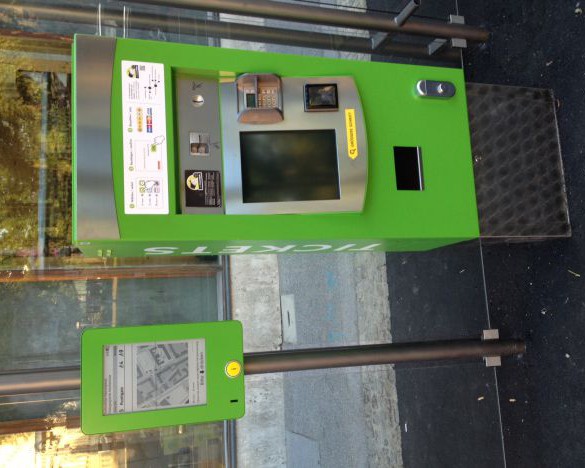 Barrierefreie Fahrgastinformation mit elektronischem Papier 