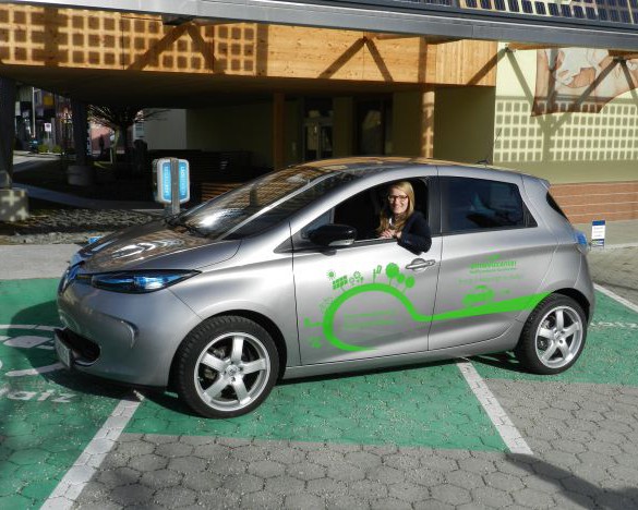 Finanzierungspaket des Umweltcenters der Raiffeisenbank Gunskirchen fördert  E-Mobilität 