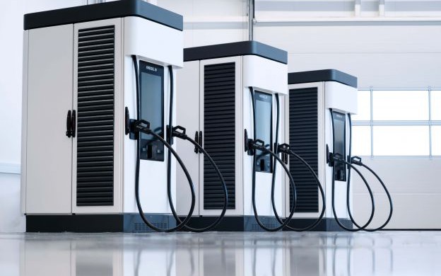 Dezentrale Ladeinfrastruktur Lösungen für die Elektromobilität von morgen.