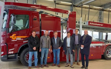 Weltweit erster E-Autotransporter