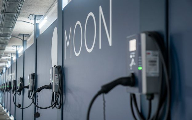 E-Ladepark Moon Lounge